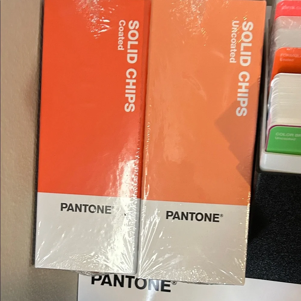 PANTONE Reference Librar;The Comprehensive Color Library for Graphics and Print